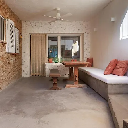 Apartment Ref 127 - 1 *