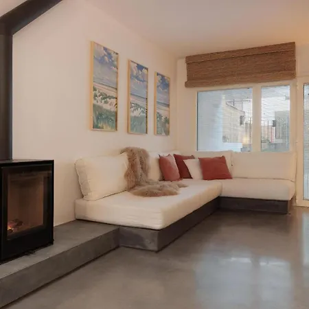 Apartment Ref 127 - 1 *