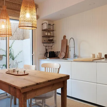 Ref 127 - 1 Apartment *