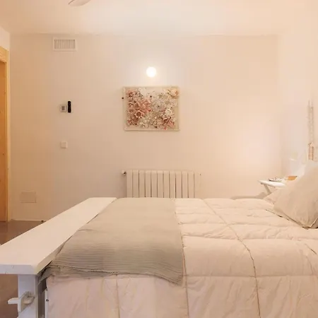 Apartment Ref 127 - 1 *