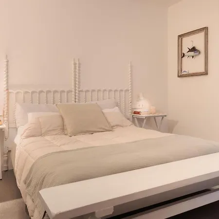 Ref 127 - 1 Apartment *